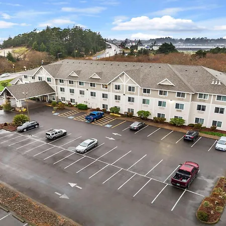 La Quinta By Wyndham Newport-3