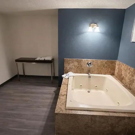 Express Inn & Suites-3