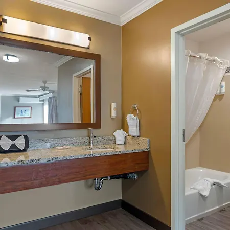 Comfort Inn & Suites Ocean Shores-3