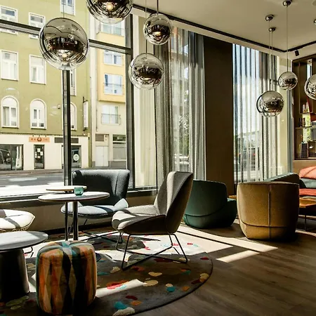 Motel One Koeln-Mediapark-2