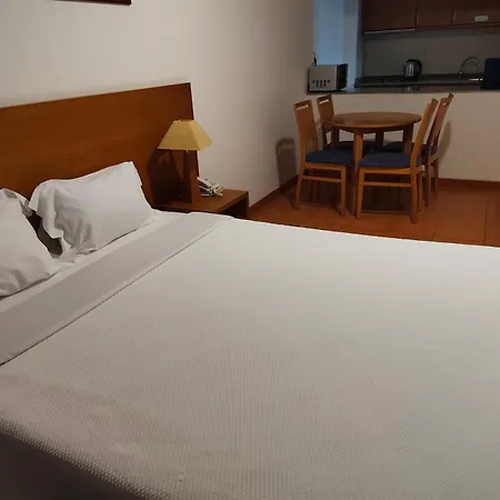 Apartamentos Turísticos Vila Praia-3