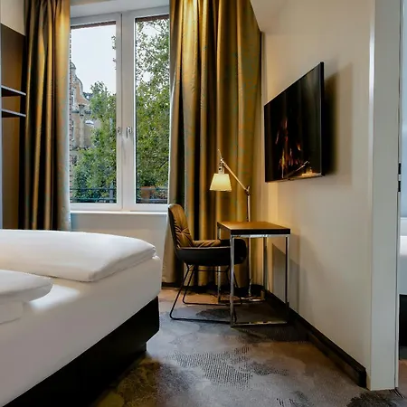 Motel One Wiesbaden-2