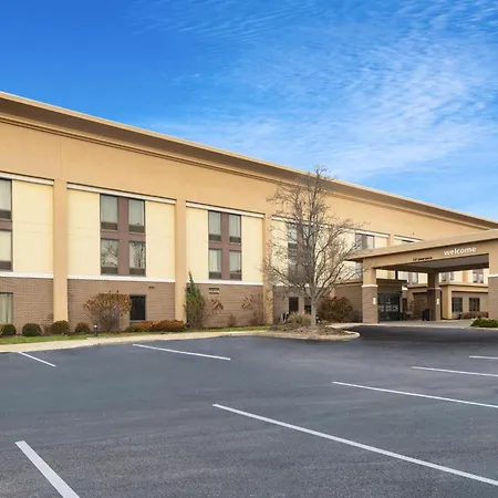 Hampton Inn Marietta-3