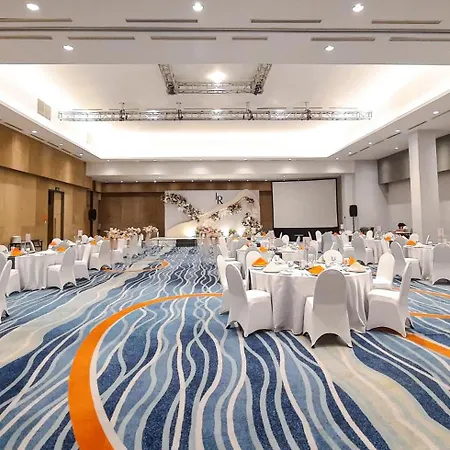 Harris Hotel And Conventions Kelapa Gading Jakarta-2