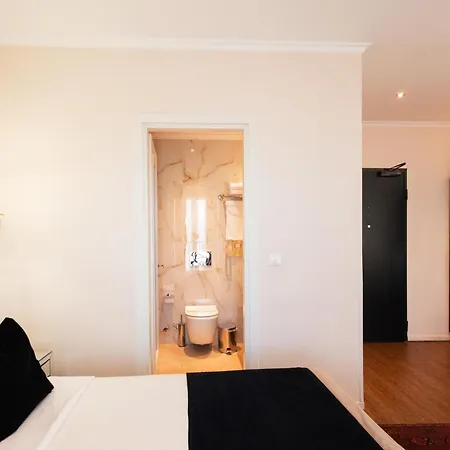 Best Western Plus Embassy Hotel-3