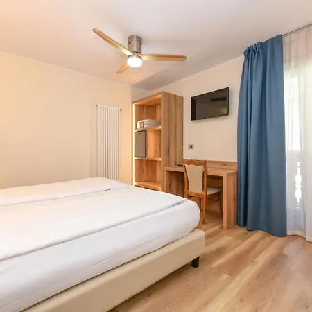 Hotel Denny-2