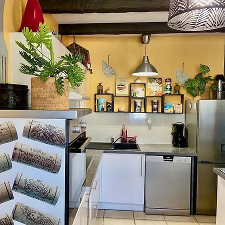 Domaine Ô Clair de Lune - Chambres d'Hôtes et Gîtes à Sarlat - Accès Cité Médiévale 5 minutes à pied - Parking - SPA&Massages en option - Piscine de saison-3