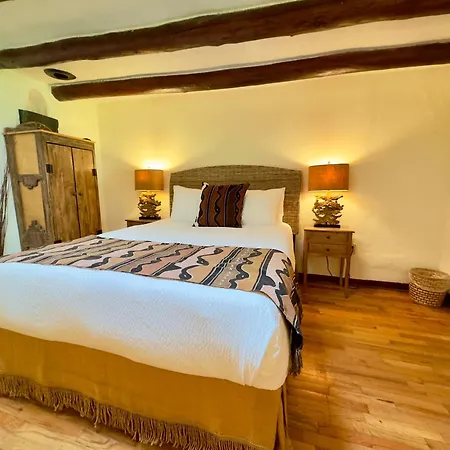 Old Taos Guesthouse B&B-2