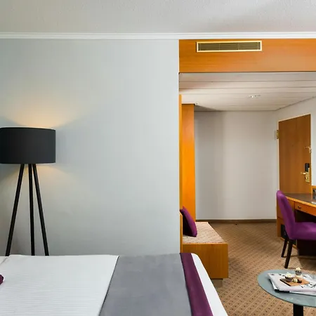 Leonardo Hotel Düsseldorf City Center-3