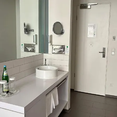Wyndham Garden Berlin Mitte-3
