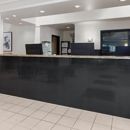 Super 8 By Wyndham Quebec City-3