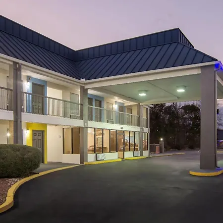 Days Inn By Wyndham Ocean Springs-3