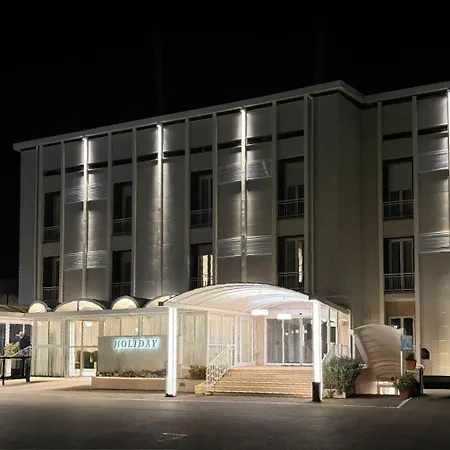 Hotel Holiday-2