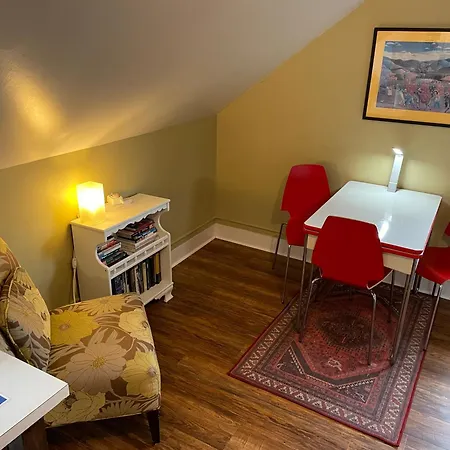 Portland International Guesthouse-3