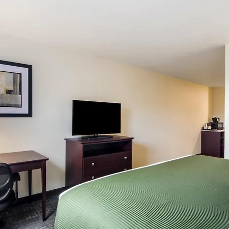 Cobblestone Hotel & Suites - Torrington-2