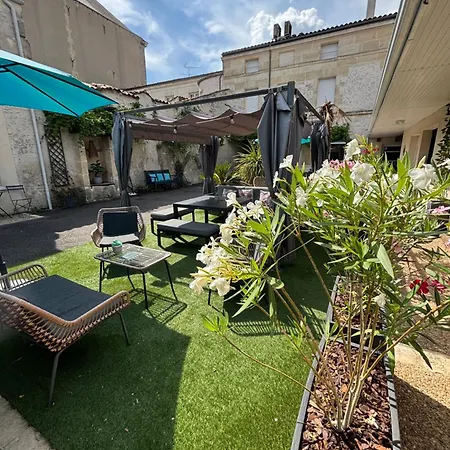 Cit'Hotel Le Cheval Blanc-3