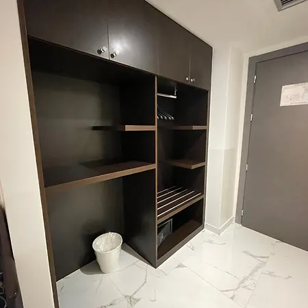 Club Hotel-3