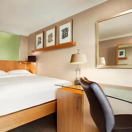 Hilton Birmingham Metropole Hotel-2