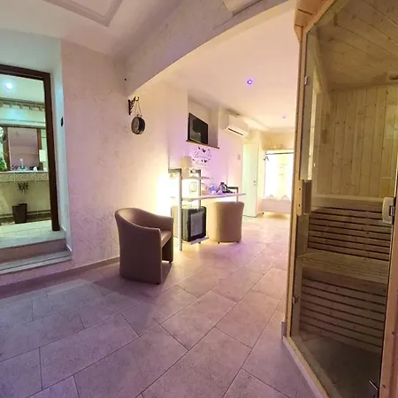Hotel Aurora-2
