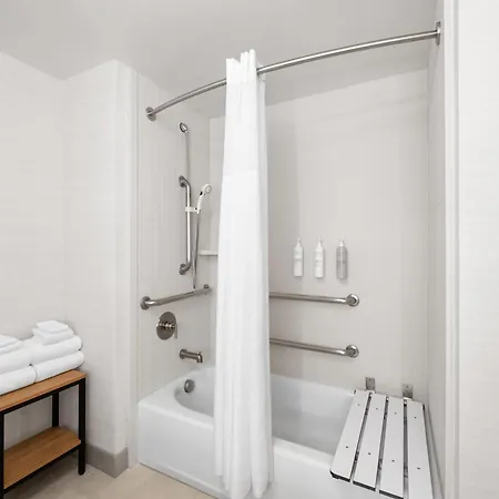 Hampton Inn & Suites Oakland Airport-Alameda-2