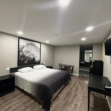 Super 8 By Wyndham Visalia-3