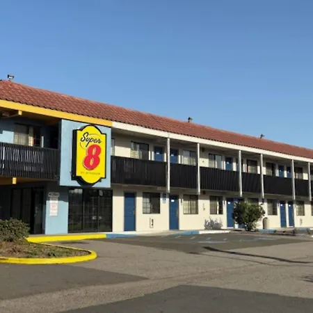 Super 8 By Wyndham Petaluma-2