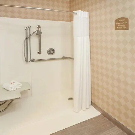 Baymont By Wyndham Galesburg-2