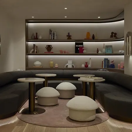 Vogue Hotel Montreal Downtown, Curio Collection By Hilton-2