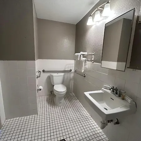 Red Roof Inn Arlington - Entertainment District-2