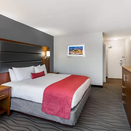 Wyndham Garden Greensboro-2
