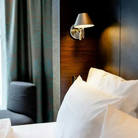Motel One Magdeburg-3