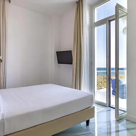 Sanremo Luxury Suites-2