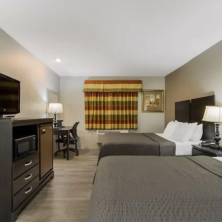 Econo Lodge Inn & Suites Yankton-2