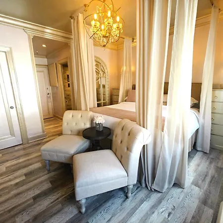 Hemingway Suites At Palm Beach Hotel Island-3