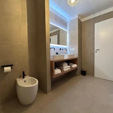 4 Star Suite Spa - Self Check-In-3