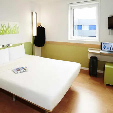Ibis Budget Pontivy-2