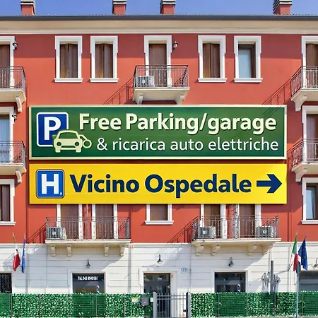 Verona Class Aparthotel "Residenze Del Cuore"-2