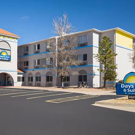 Days Inn & Suites By Wyndham Airport Albuquerque-2