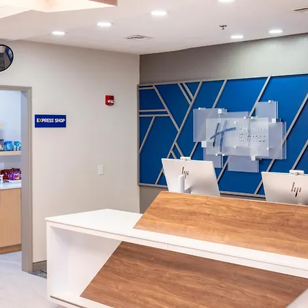 Holiday Inn Express Hotel & Suites Wichita Airport By Ihg-2
