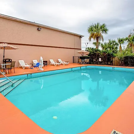 Quality Inn & Suites Live Oak I-10 Exit 283-3