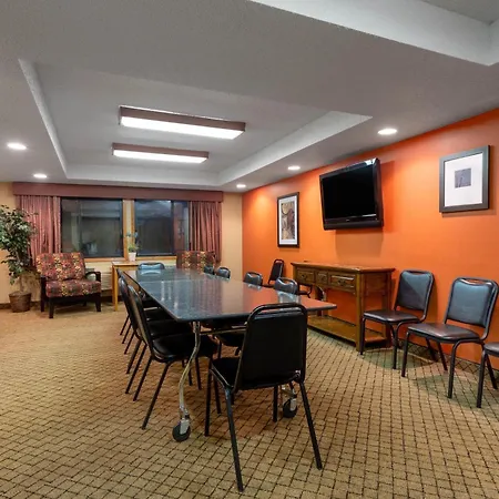 Americinn By Wyndham Hartford Wi-2