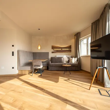 Egger Apartments & Suites-3