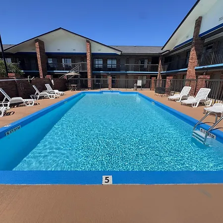 Days Inn By Wyndham Clanton Al-3