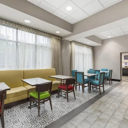 Hampton Inn Birmingham/Leeds-3