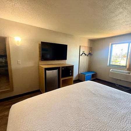 Days Inn By Wyndham Orange Park/Jacksonville-3