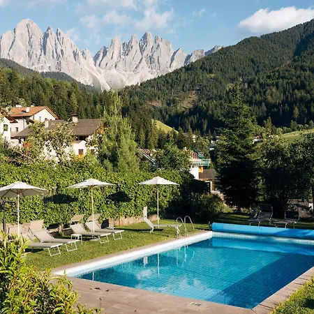 Hotel Tyrol-3