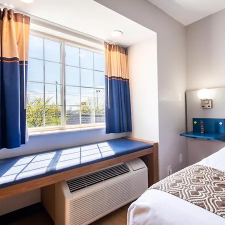 Microtel Inn & Suites By Wyndham London-2