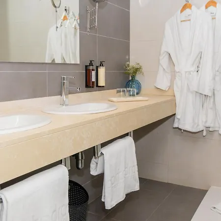 Porto Drach Aparthotel & Suites-2