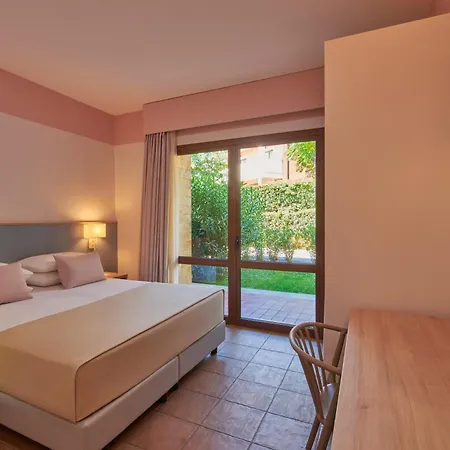Serenusa Resort-2