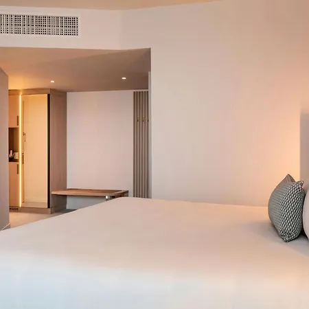 Courtyard By Marriott Paris Saint Denis-3
